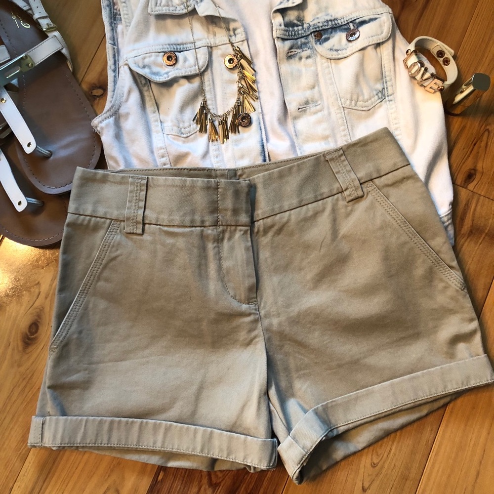 🚨SALE🚨 NWT J Crew City Fit Khaki Short -Size 2